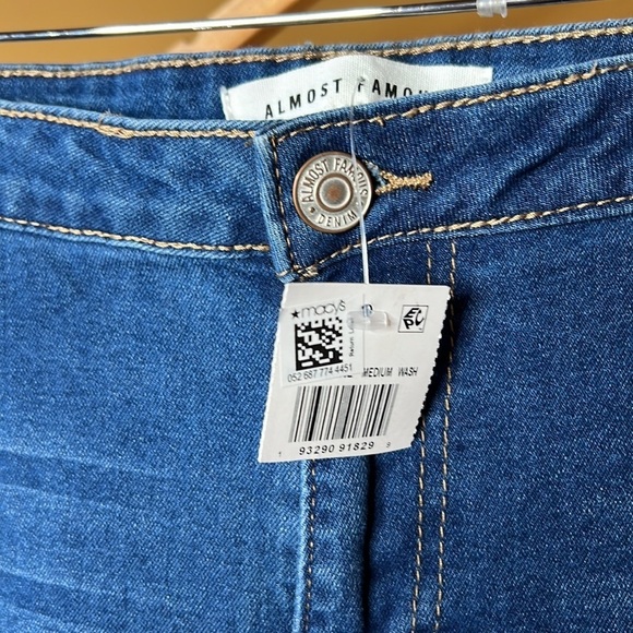 Almost Famous Juniors' High-Rise Destructed Skinny Jeans Size 3 - Picture 7 of 11